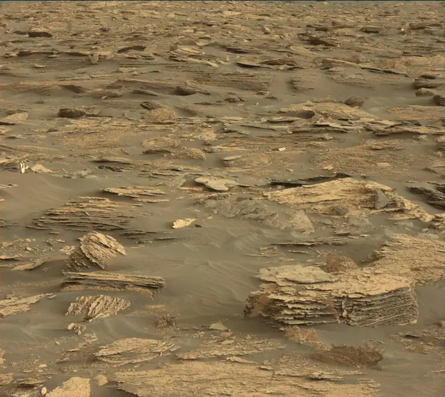 Sol 1698: Mast Camera (Mastcam)