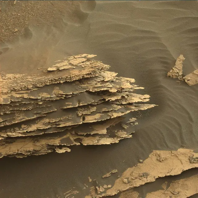 Sol 1698: Mast Camera (Mastcam)