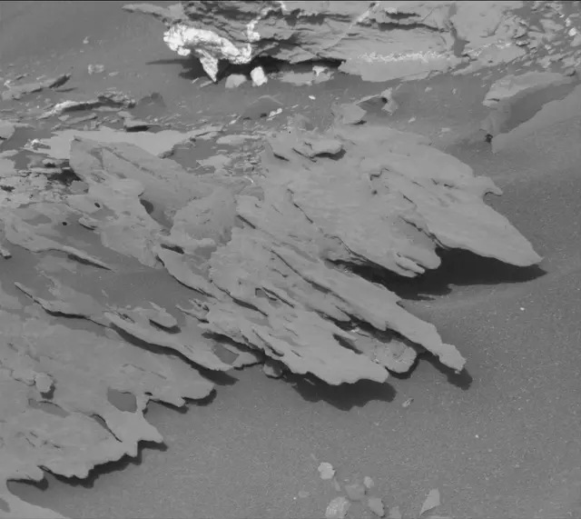 Sol 1698: Mast Camera (Mastcam)