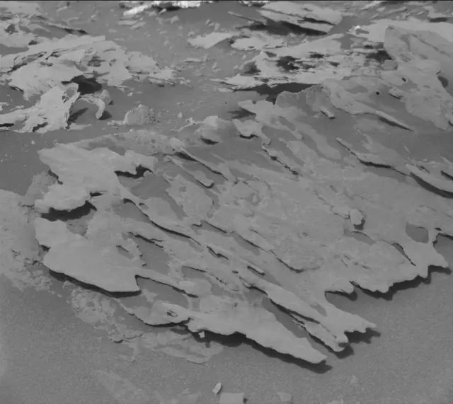 Sol 1698: Mast Camera (Mastcam)