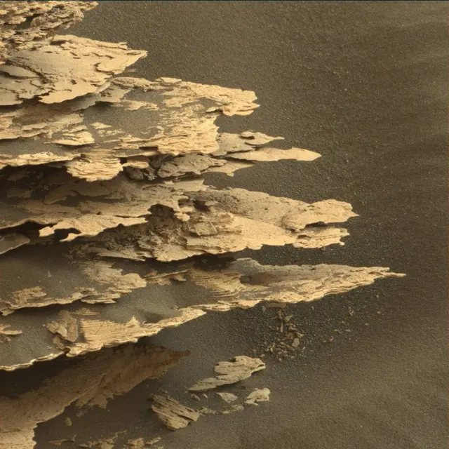Sol 1698: Mast Camera (Mastcam)