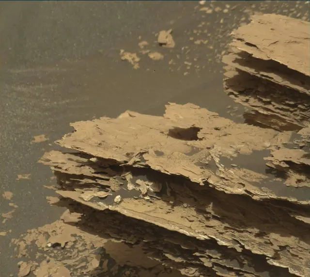 Sol 1700: Mast Camera (Mastcam)