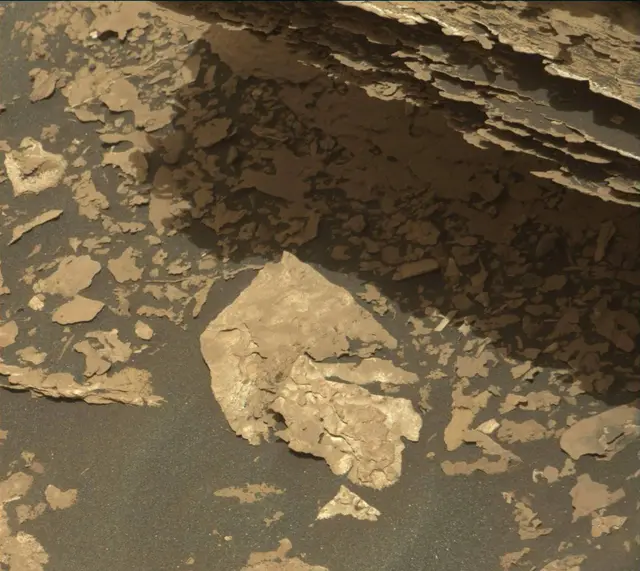 Sol 1700: Mast Camera (Mastcam)
