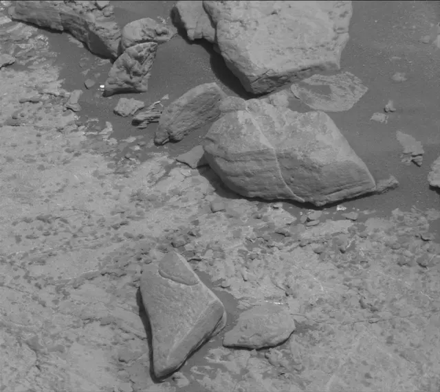 Sol 1714: Mast Camera (Mastcam)