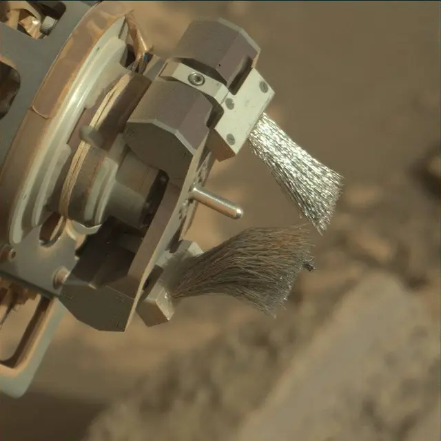 Sol 1715: Mast Camera (Mastcam)