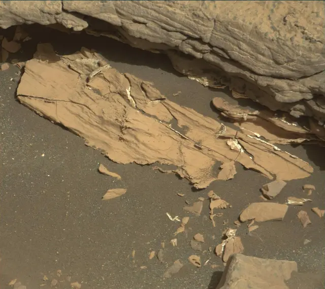 Sol 1716: Mast Camera (Mastcam)