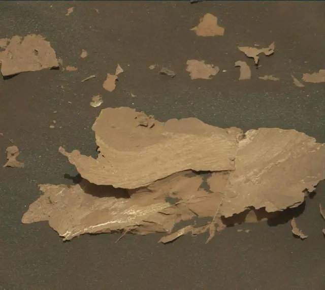 Sol 1729: Mast Camera (Mastcam)