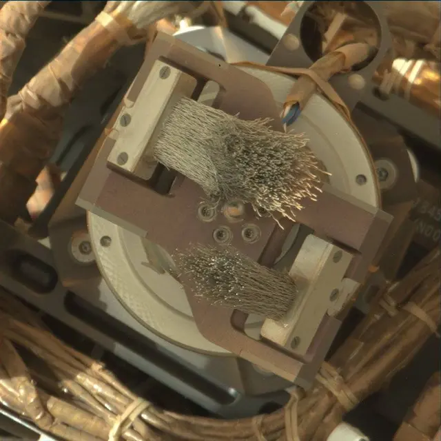 Sol 1736: Mast Camera (Mastcam)
