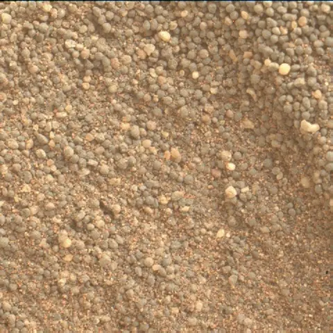 Sol 1749: Mars Hand Lens Imager (MAHLI)