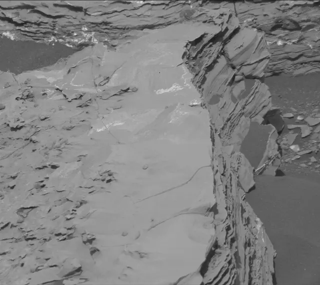 Sol 1753: Mast Camera (Mastcam)