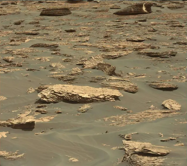Sol 1754: Mast Camera (Mastcam)