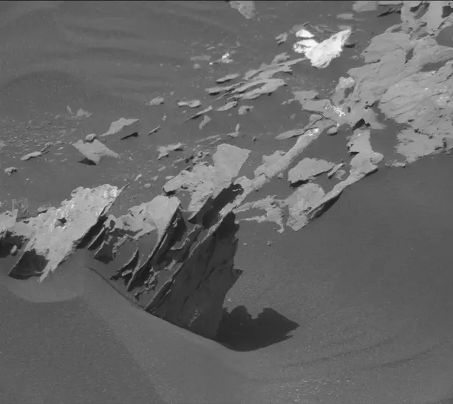 Sol 1754: Mast Camera (Mastcam)