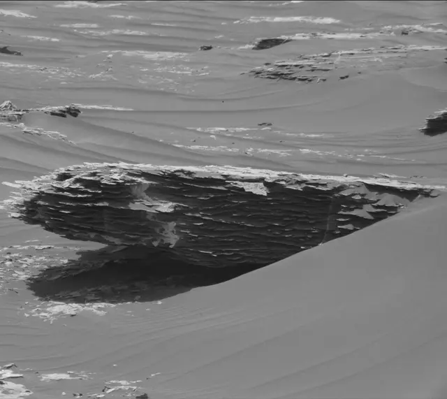 Sol 1786: Mast Camera (Mastcam)
