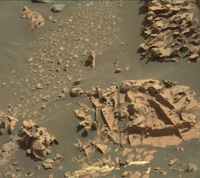 Sol 1800: Mast Camera (Mastcam)