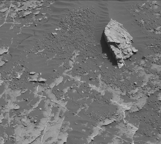 Sol 1802: Mast Camera (Mastcam)