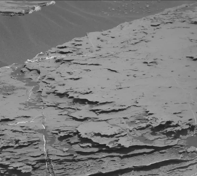 Sol 1802: Mast Camera (Mastcam)