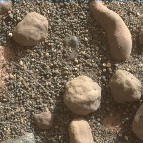 Sol 1806: Mars Hand Lens Imager (MAHLI)