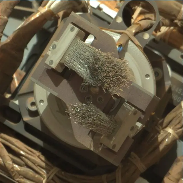 Sol 1811: Mast Camera (Mastcam)