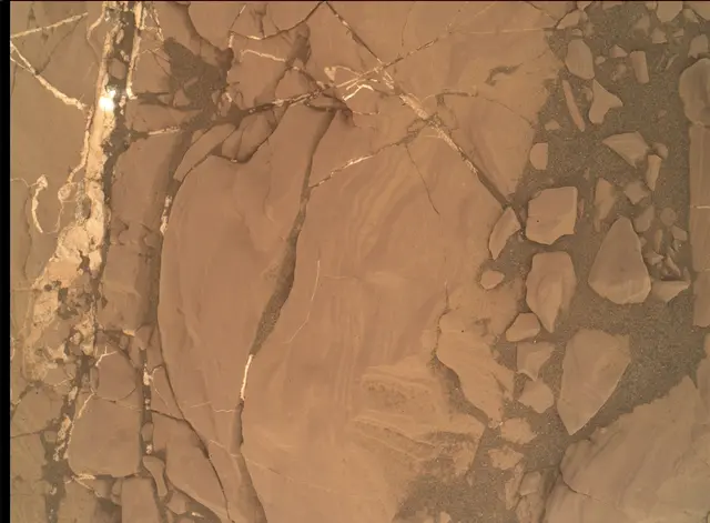Sol 1811: Mars Hand Lens Imager (MAHLI)