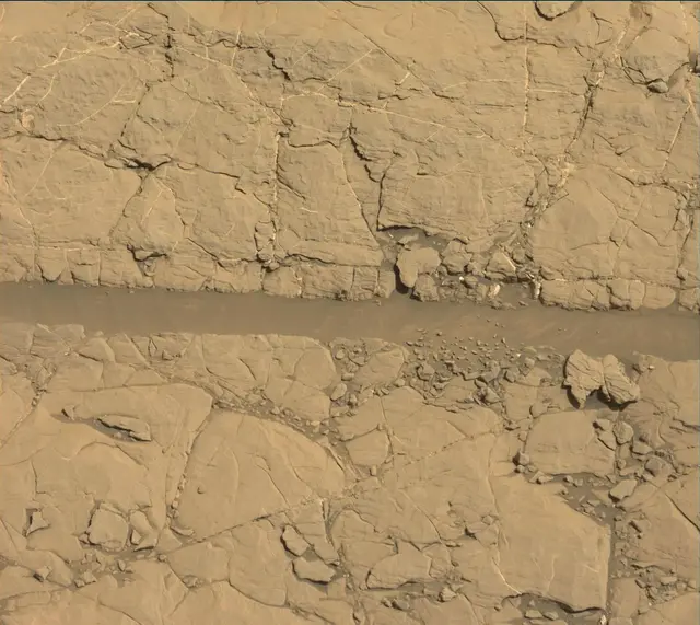 Sol 1819: Mast Camera (Mastcam)