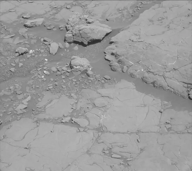 Sol 1821: Mast Camera (Mastcam)