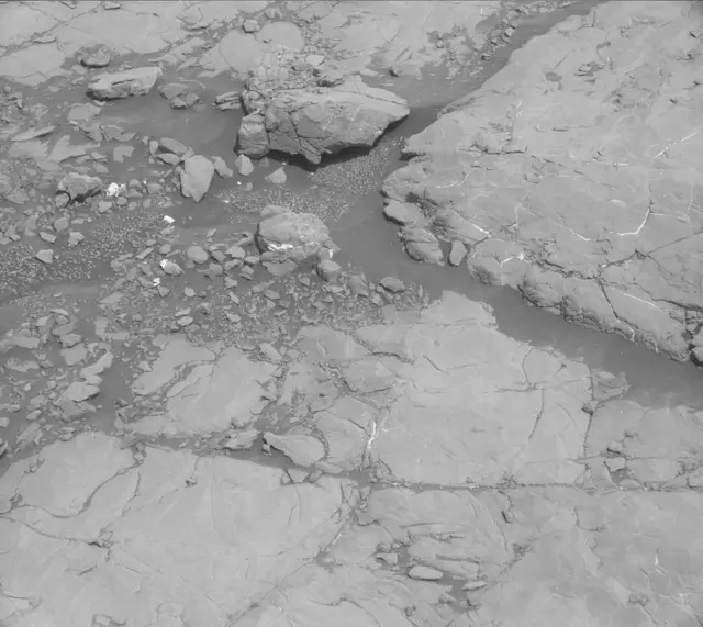 Sol 1821: Mast Camera (Mastcam)