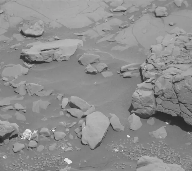 Sol 1821: Mast Camera (Mastcam)