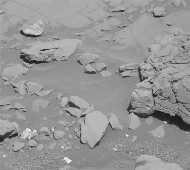 Sol 1821: Mast Camera (Mastcam)