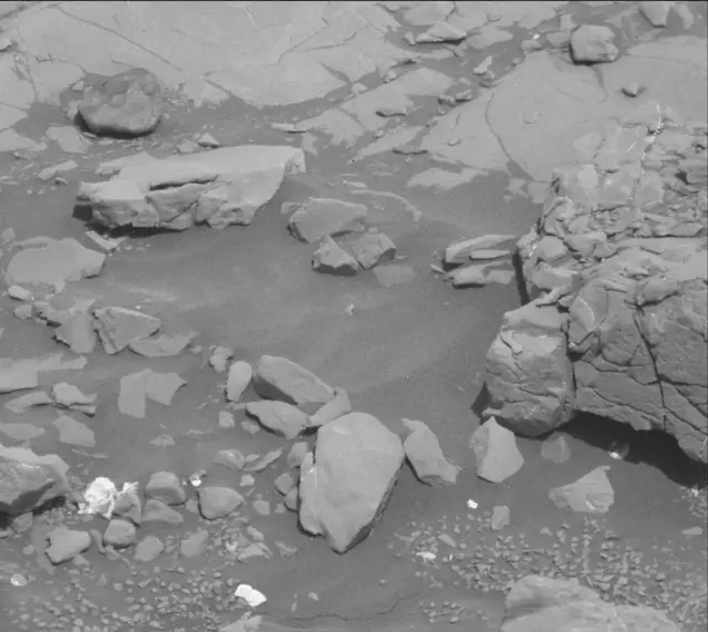 Sol 1821: Mast Camera (Mastcam)