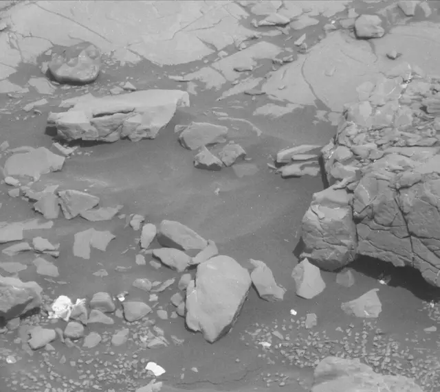 Sol 1821: Mast Camera (Mastcam)