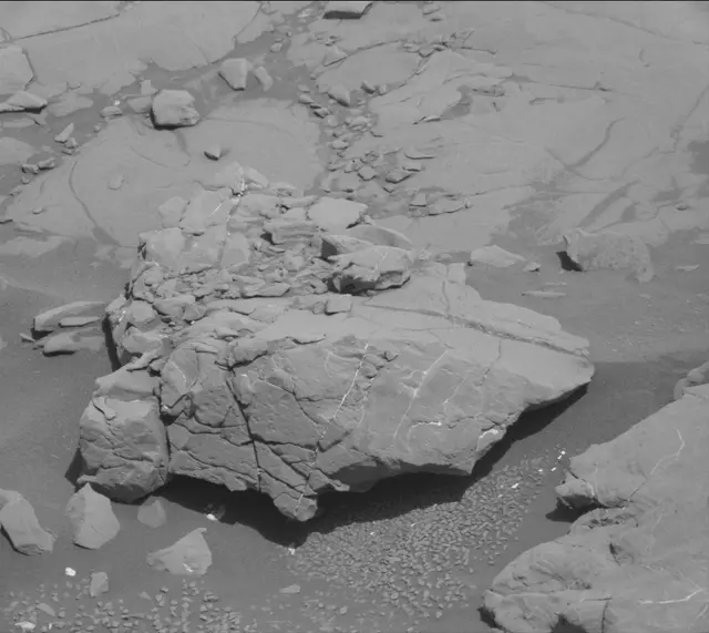 Sol 1821: Mast Camera (Mastcam)
