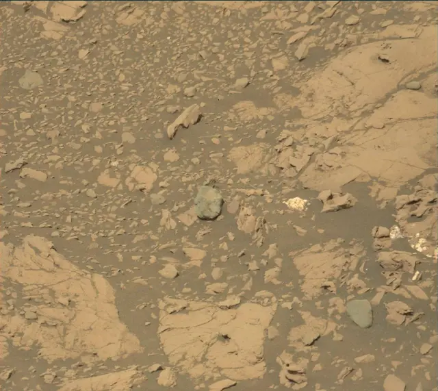 Sol 1831: Mast Camera (Mastcam)