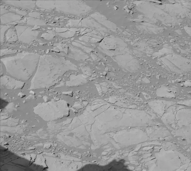 Sol 1833: Mast Camera (Mastcam)