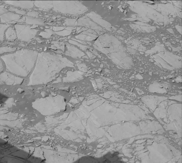 Sol 1833: Mast Camera (Mastcam)