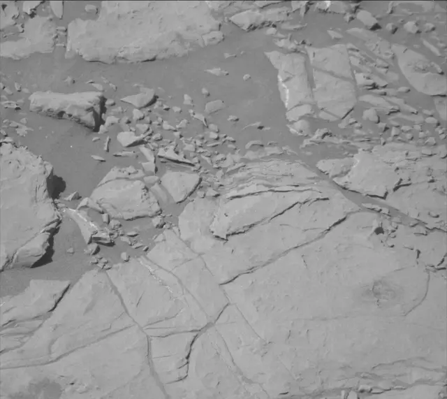 Sol 1833: Mast Camera (Mastcam)