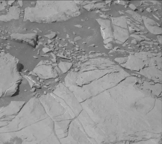 Sol 1833: Mast Camera (Mastcam)