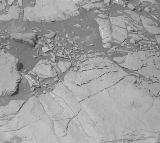 Sol 1833: Mast Camera (Mastcam)