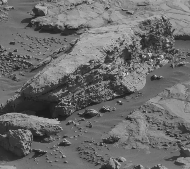 Sol 1848: Mast Camera (Mastcam)