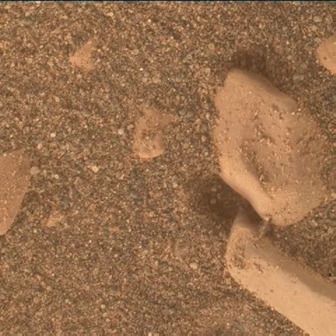 Sol 1850: Mars Hand Lens Imager (MAHLI)