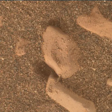 Sol 1850: Mars Hand Lens Imager (MAHLI)