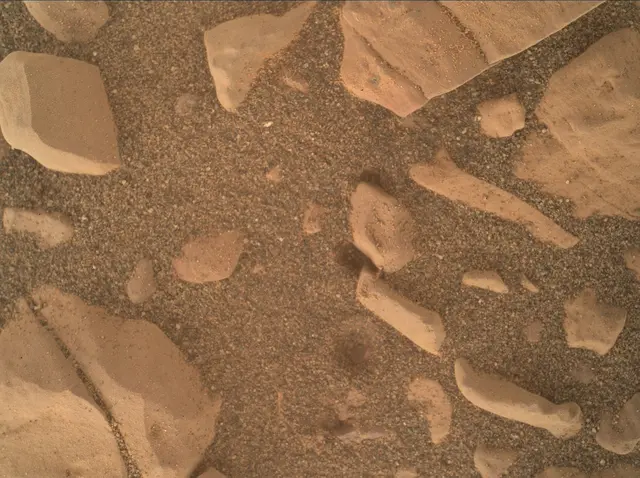 Sol 1850: Mars Hand Lens Imager (MAHLI)