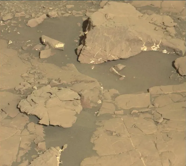 Sol 1856: Mast Camera (Mastcam)