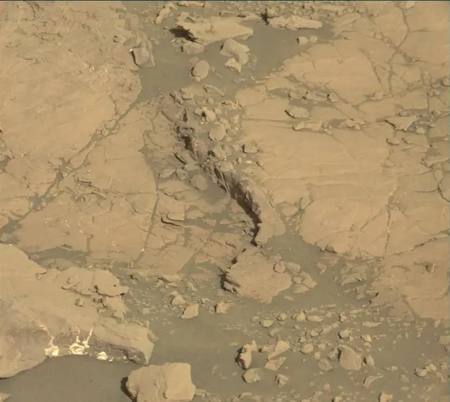 Sol 1856: Mast Camera (Mastcam)