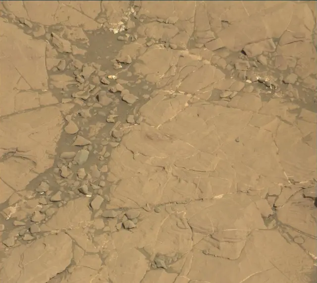 Sol 1862: Mast Camera (Mastcam)
