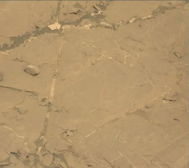 Sol 1863: Mast Camera (Mastcam)