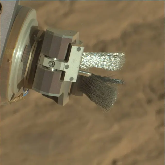 Sol 1863: Mast Camera (Mastcam)
