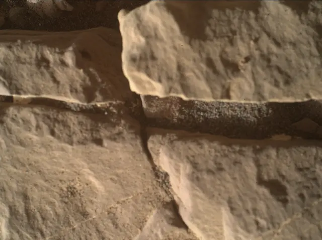 Sol 1863: Mars Hand Lens Imager (MAHLI)