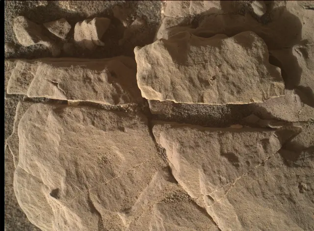 Sol 1863: Mars Hand Lens Imager (MAHLI)