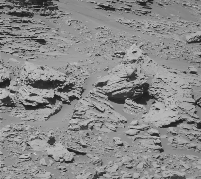Sol 1866: Mast Camera (Mastcam)