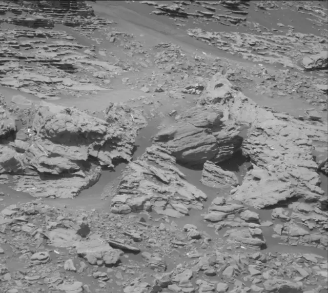 Sol 1866: Mast Camera (Mastcam)